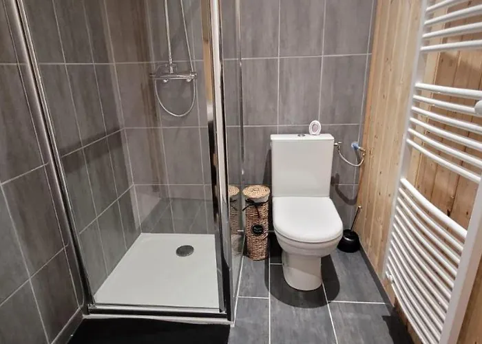 Du Haras شقة Moult